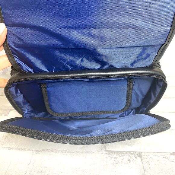 Case Logic Small Case Black Leather with Audio Jack (Missing Strap) - Picture 4 of 9